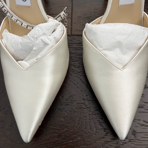 *WORN ONCE FOR PHOTOS* JIMMY CHOO Saeda Ivory Satin Pumps - Picture 16 of 16